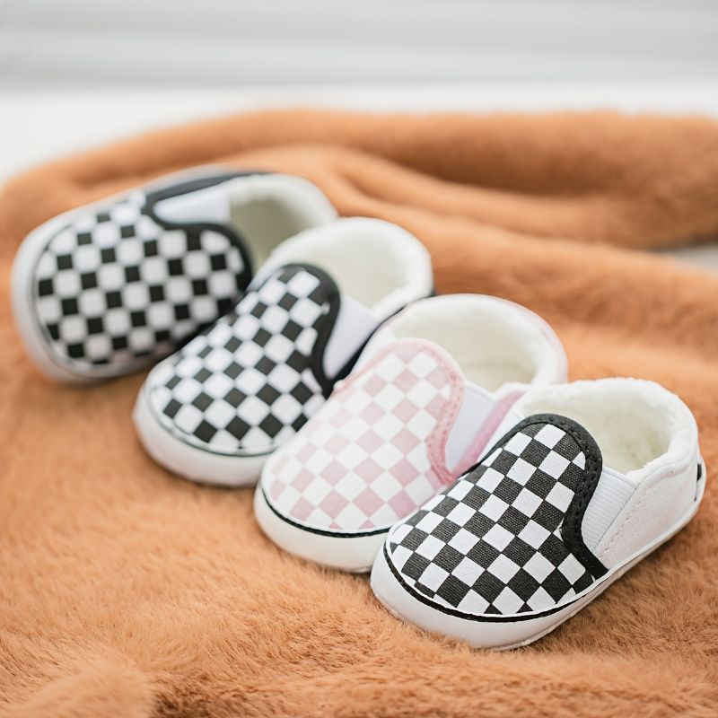 Spedbarn Baby Canvas Sko Sjakkbrett Mønster Myk Såle Slip On Uformelle Joggesko First Walkers Plysj Forede Loafers Crib Sko