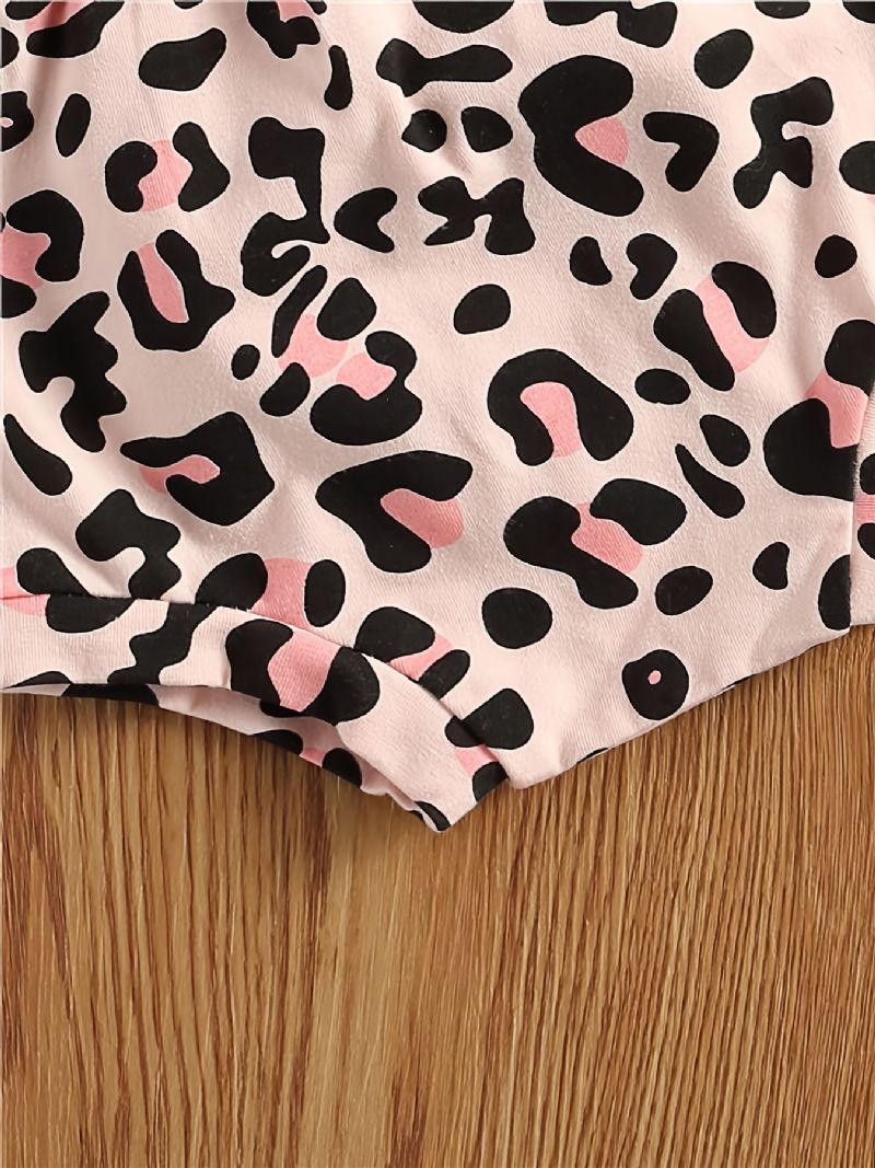 Kortermet Spedbarnsbukse Daddy's Jent Letter Print Bodysuit & Leopard Shorts & Pannebåndsett For Baby Jenter Småbarnsklær